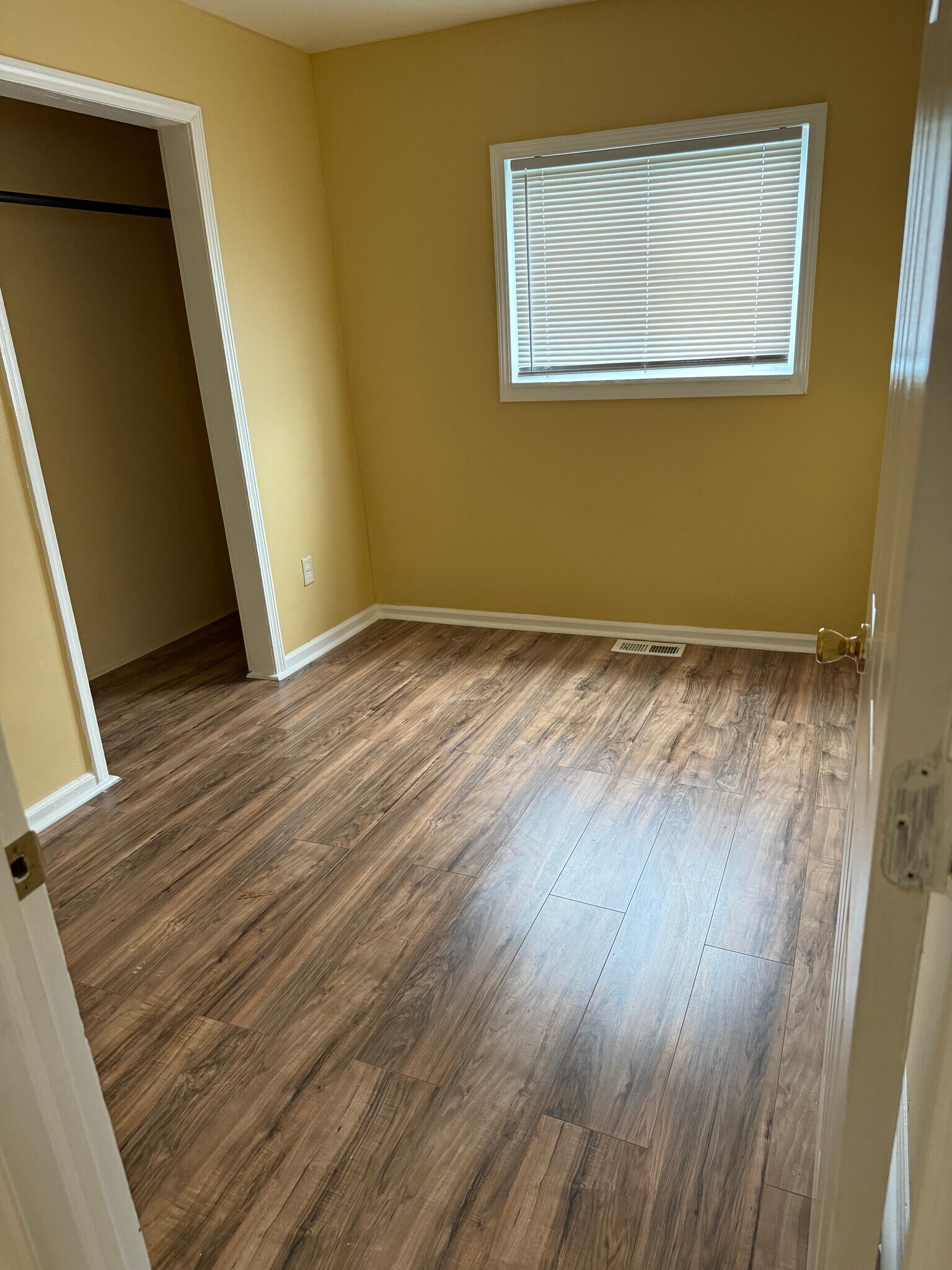 Building Photo - 11603 Mitchell St