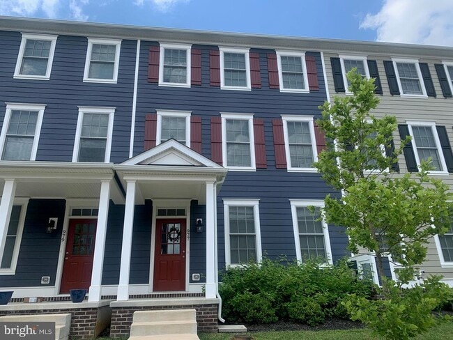 Building Photo - 977 Lorewood Grove Rd