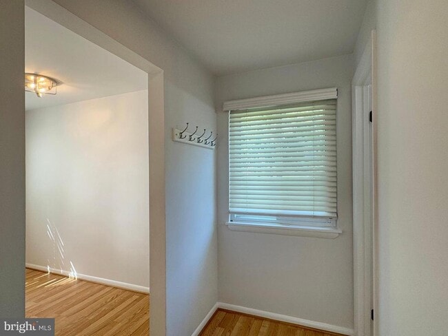 Building Photo - 29080 Autumnwood Dr