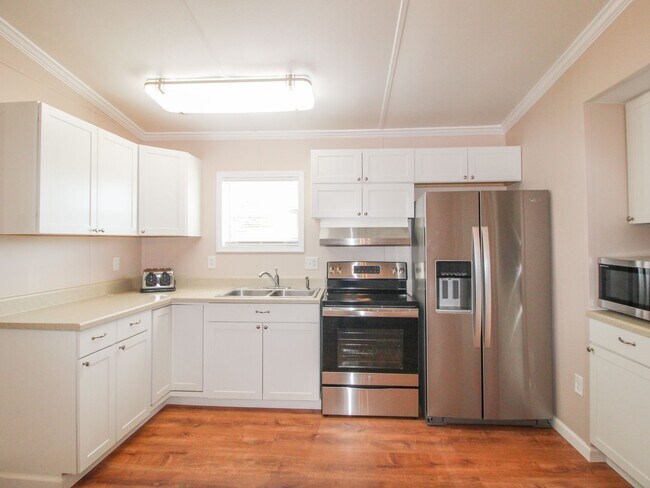 Building Photo - Recently Updated Manufactured Home!