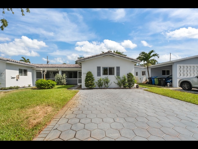 Building Photo - 2133 NE 56th Ct