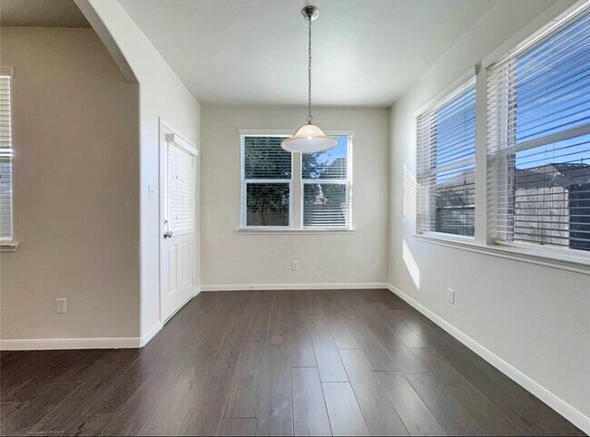 Building Photo - 8311 Bay Oaks Dr