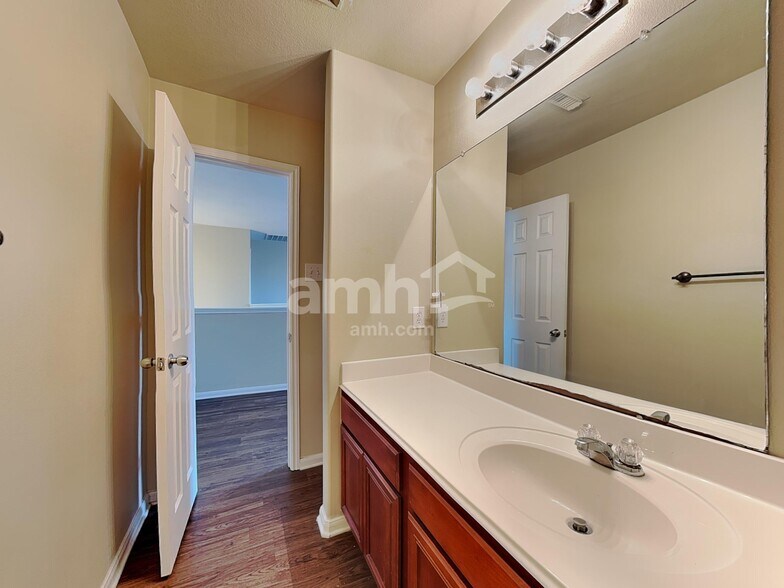 Building Photo - 17022 Sperry Landing Dr