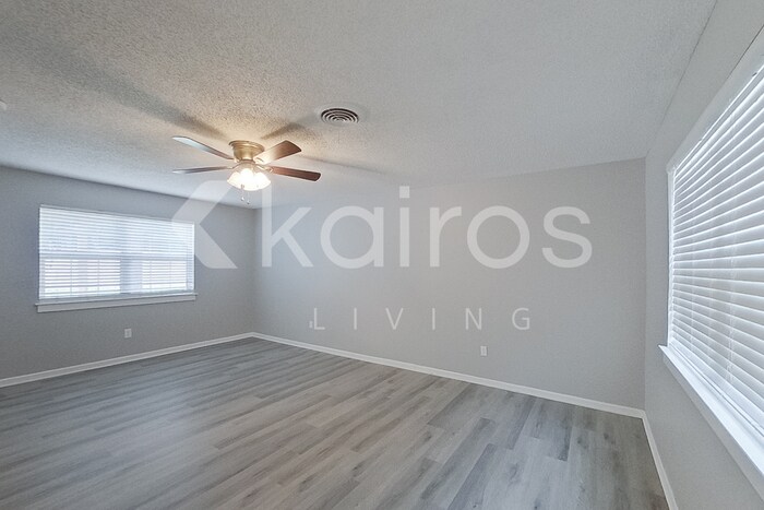 Building Photo - 10 Idlewood Ln