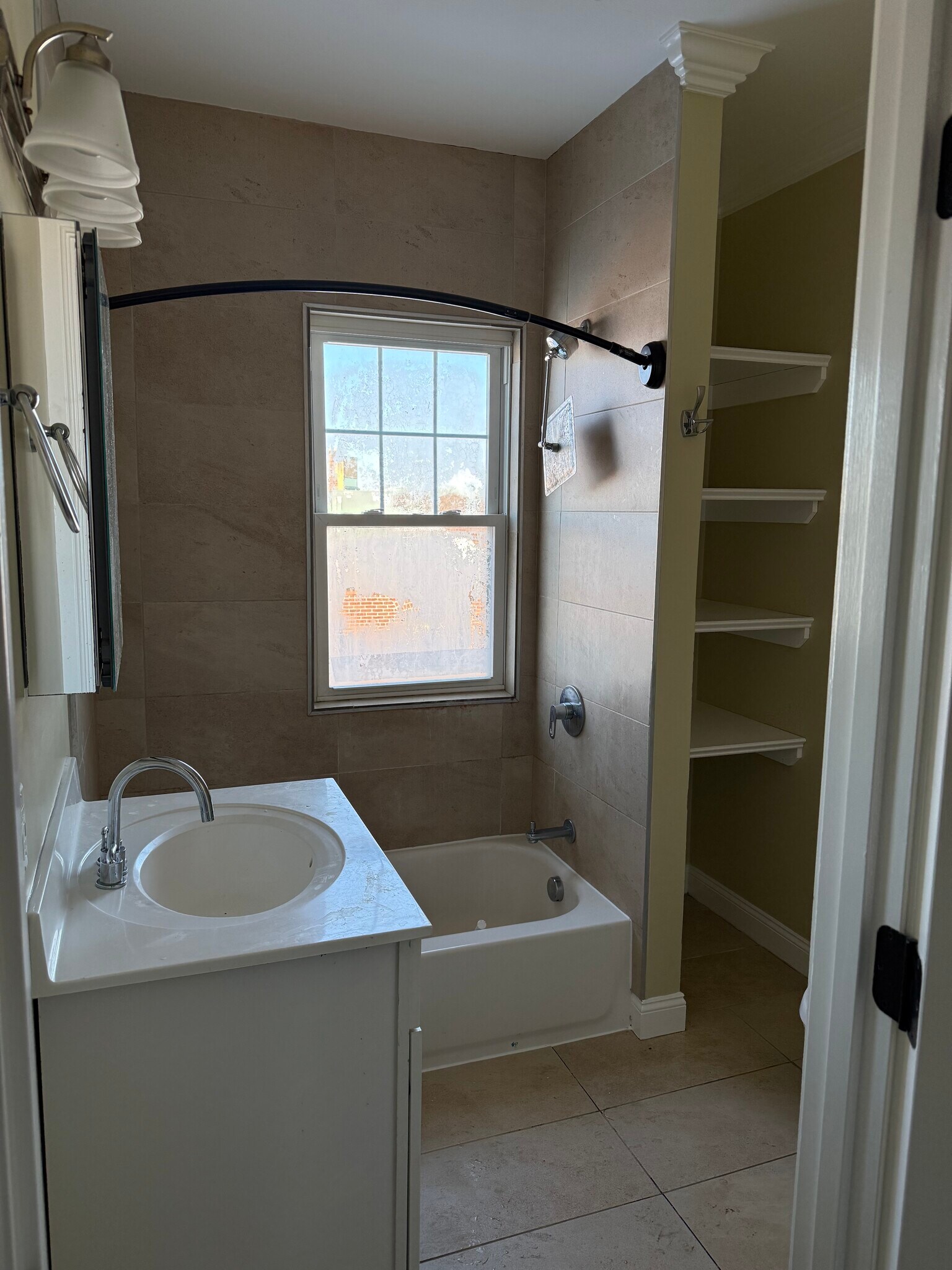 Building Photo - 11 Maywood St