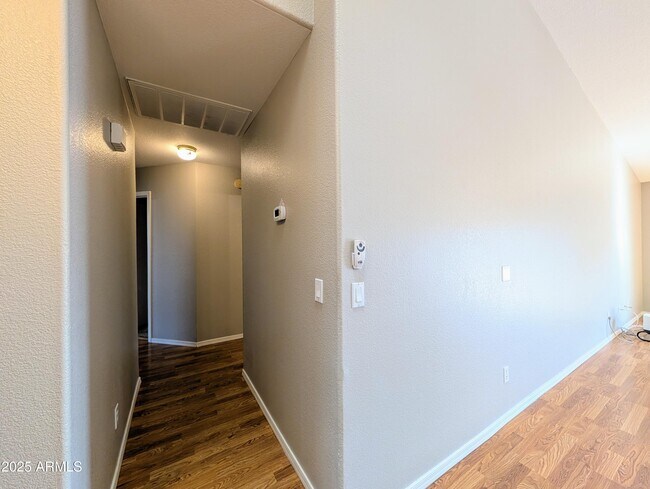 Building Photo - 8639 W Fullam St