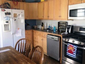 Building Photo - Varsity Management