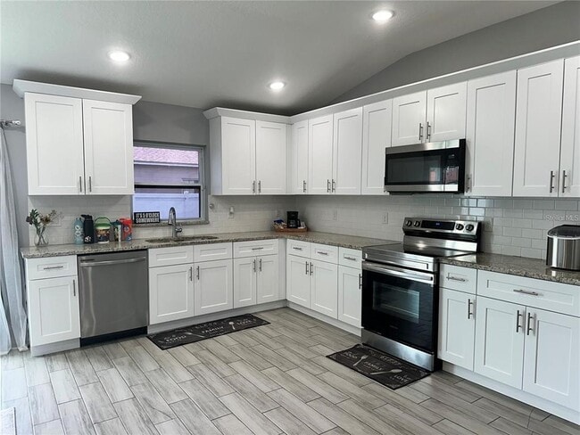 Building Photo - 943 Derbyshire Dr