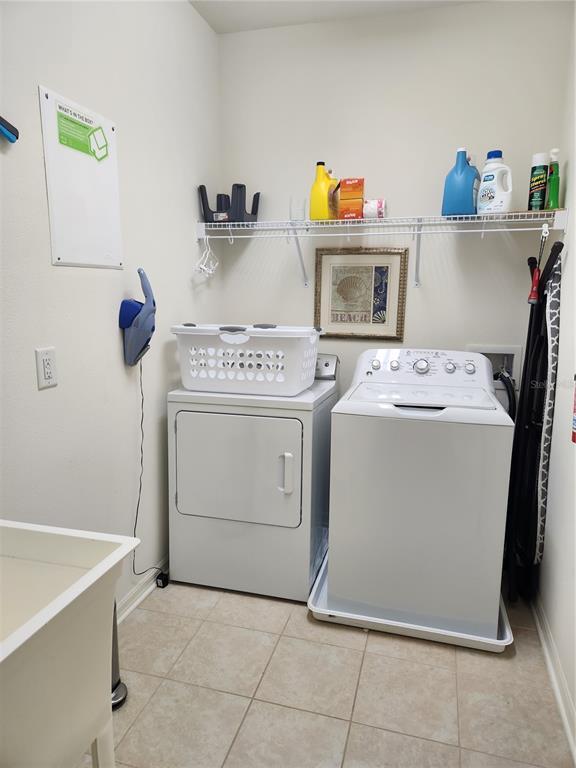 Building Photo - 8119 Villa Grande Ct