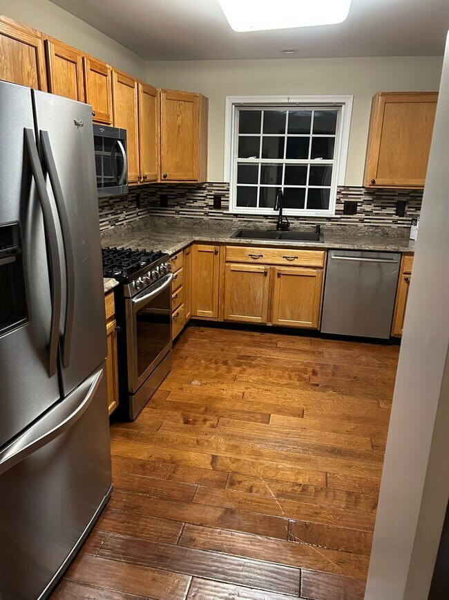 Building Photo - 349 Superior Rd