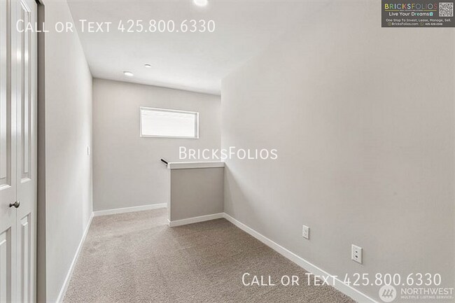 Building Photo - 9502 18th Ave W