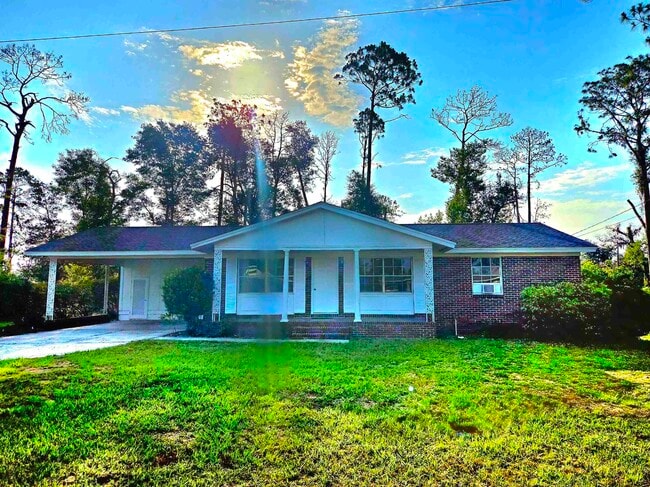 Building Photo - 104 Forest Cir