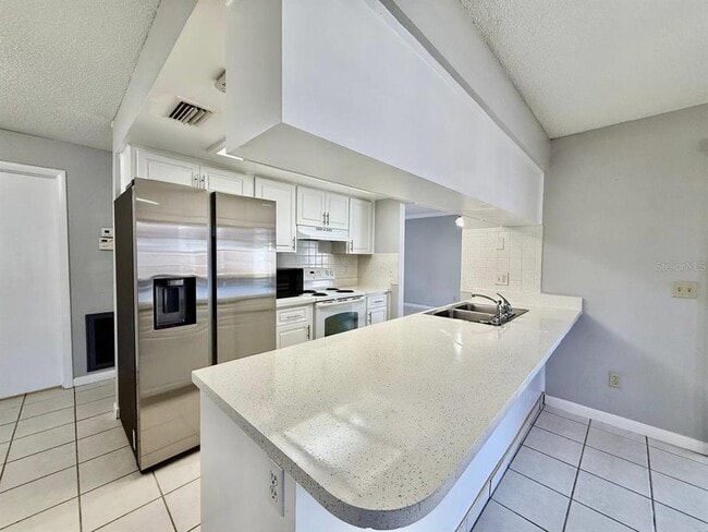 Building Photo - 4223 Summerdale Dr