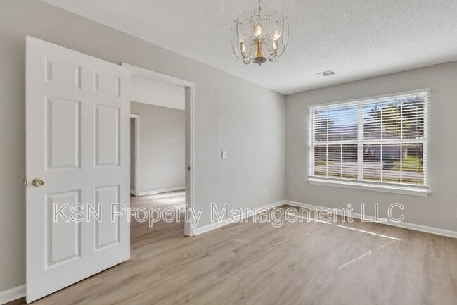 Building Photo - 129 Finn Cir