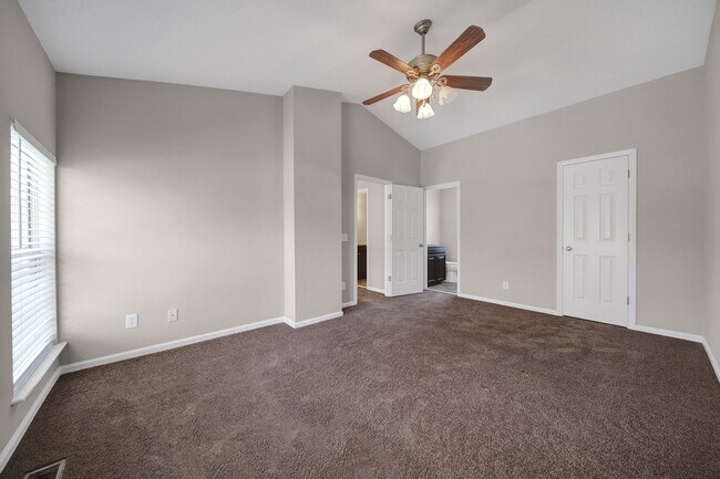Building Photo - Wonderful Three Bed Two and a Half Bath Ho...