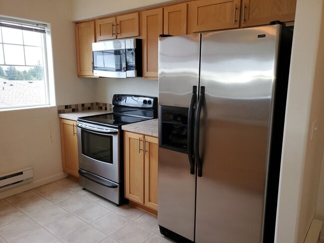 Building Photo - Cedar Mill 2 BR with terrific view