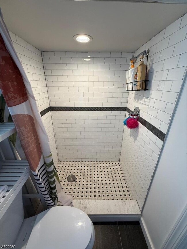 Building Photo - 45 Brookfield Rd