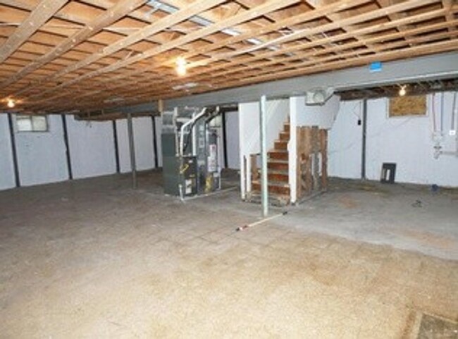 Building Photo - Updated 3 bed/2 Bath KCMO Home available i...