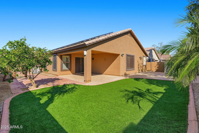 Building Photo - 21663 E Via Del Rancho Rd