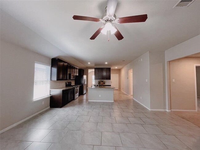 Building Photo - 8123 Carillon Way