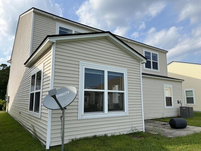 Building Photo - 2750 Eton St
