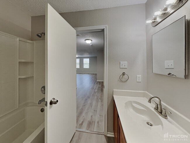 Building Photo - 5305 Riverflat Ct