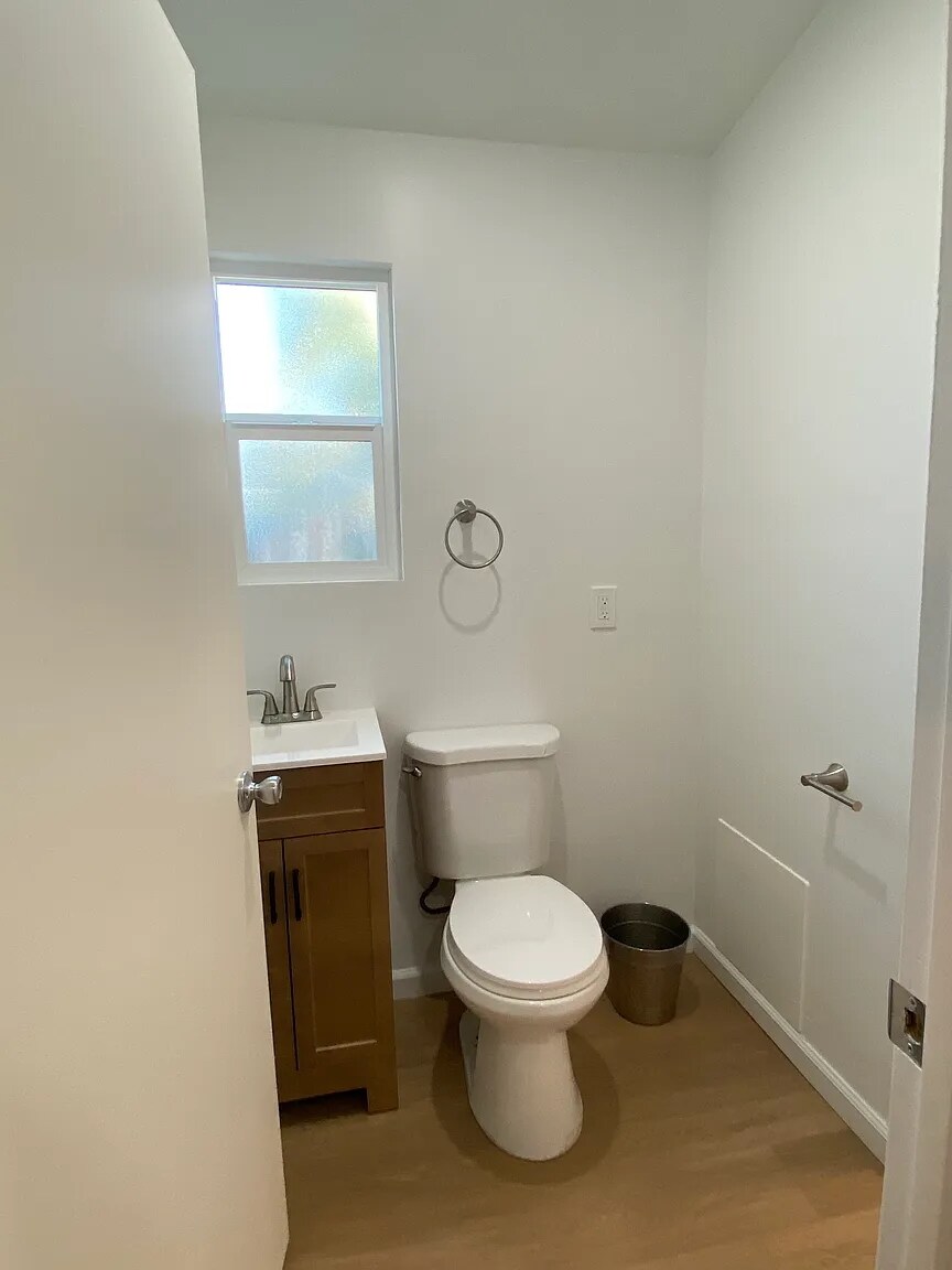 Building Photo - 11921 Hayford St