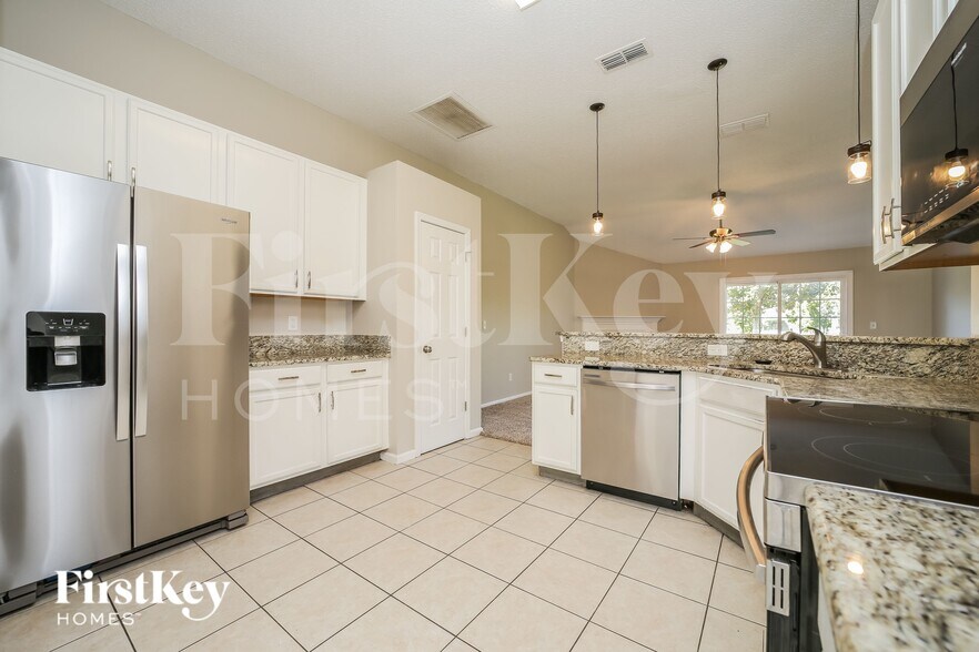 Building Photo - 4052 Edgeland Trail