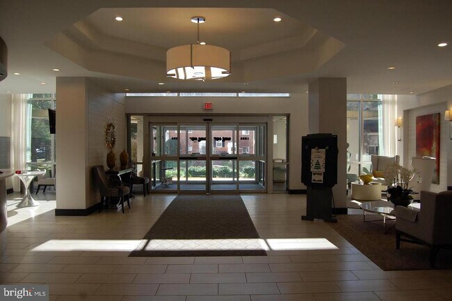 Building Photo - 1225 Martha Custis Dr