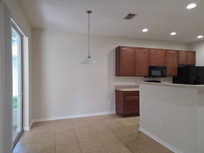 Building Photo - Three Bedroom Home at Charleston Park in Apopka