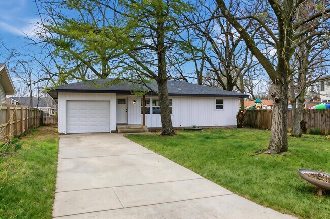 Building Photo - 503 S Forest Ct