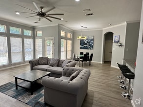 Building Photo - 2506 Spring Hill Ln
