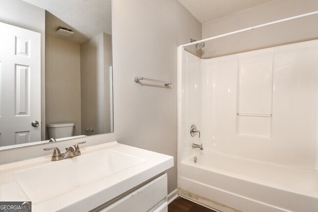 Building Photo - 3209 Lower Creek Dr