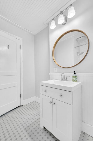 Building Photo - 162 Elkmont Dr