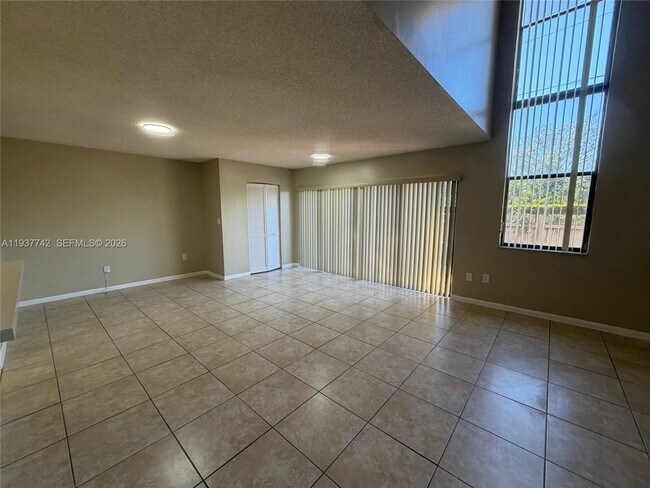 Building Photo - 1206 San Remo Cir