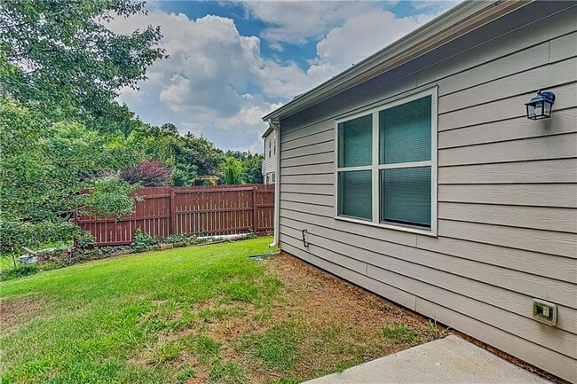 Building Photo - 2099 Apple Orchard Way