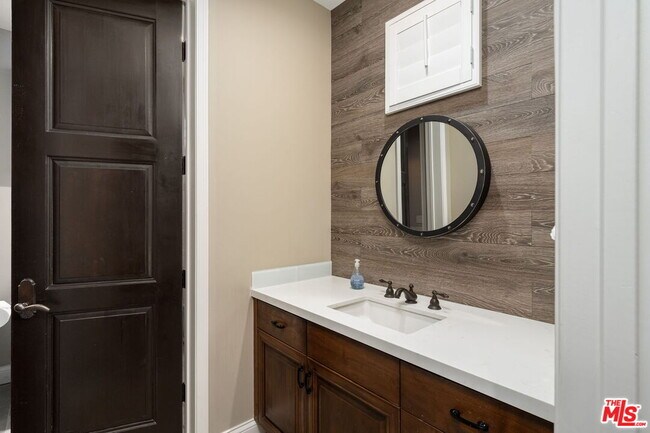 Building Photo - 50350 Vista Montana Rd