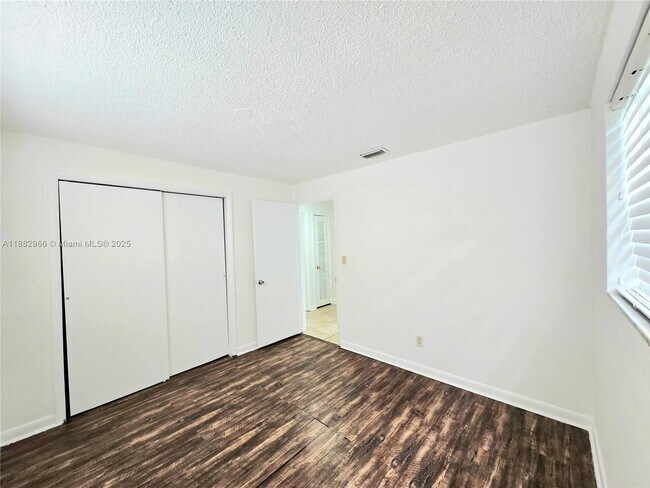 Building Photo - 3770 SW 59th Ave