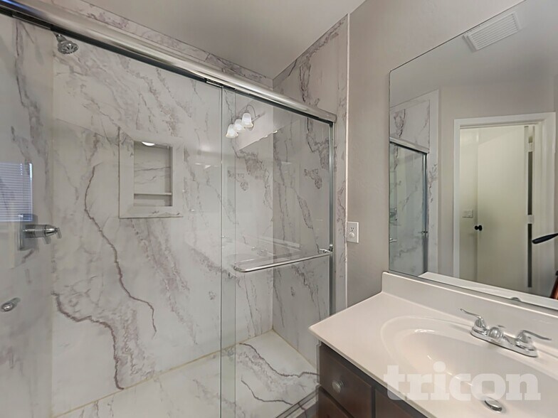 Building Photo - 25738 W St Catherine Ave