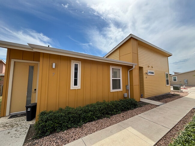 Building Photo - 151 Rikardson