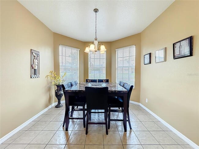 Building Photo - 520 Orista Dr