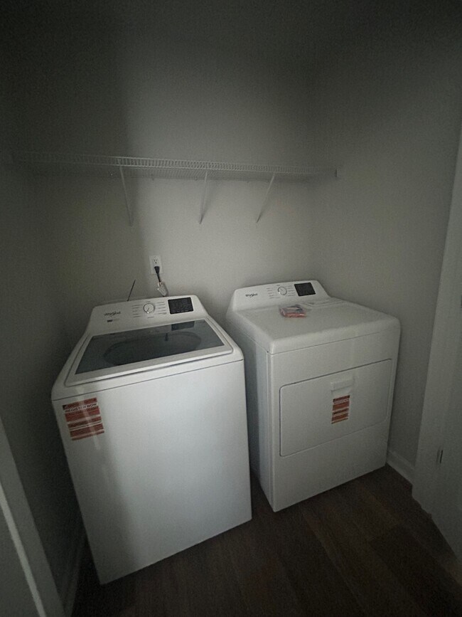 Building Photo - 1745 King Oaks Lp