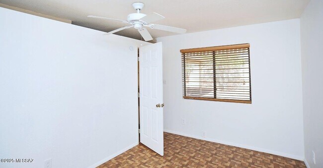 Building Photo - 4741 W Red Wolf Dr