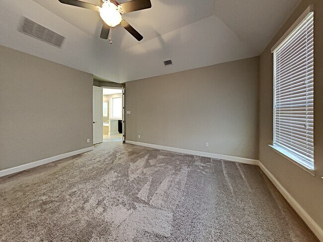 Building Photo - 1004 Indian Grass Ln