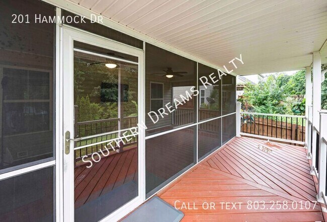 Building Photo - 201 Hammock Dr