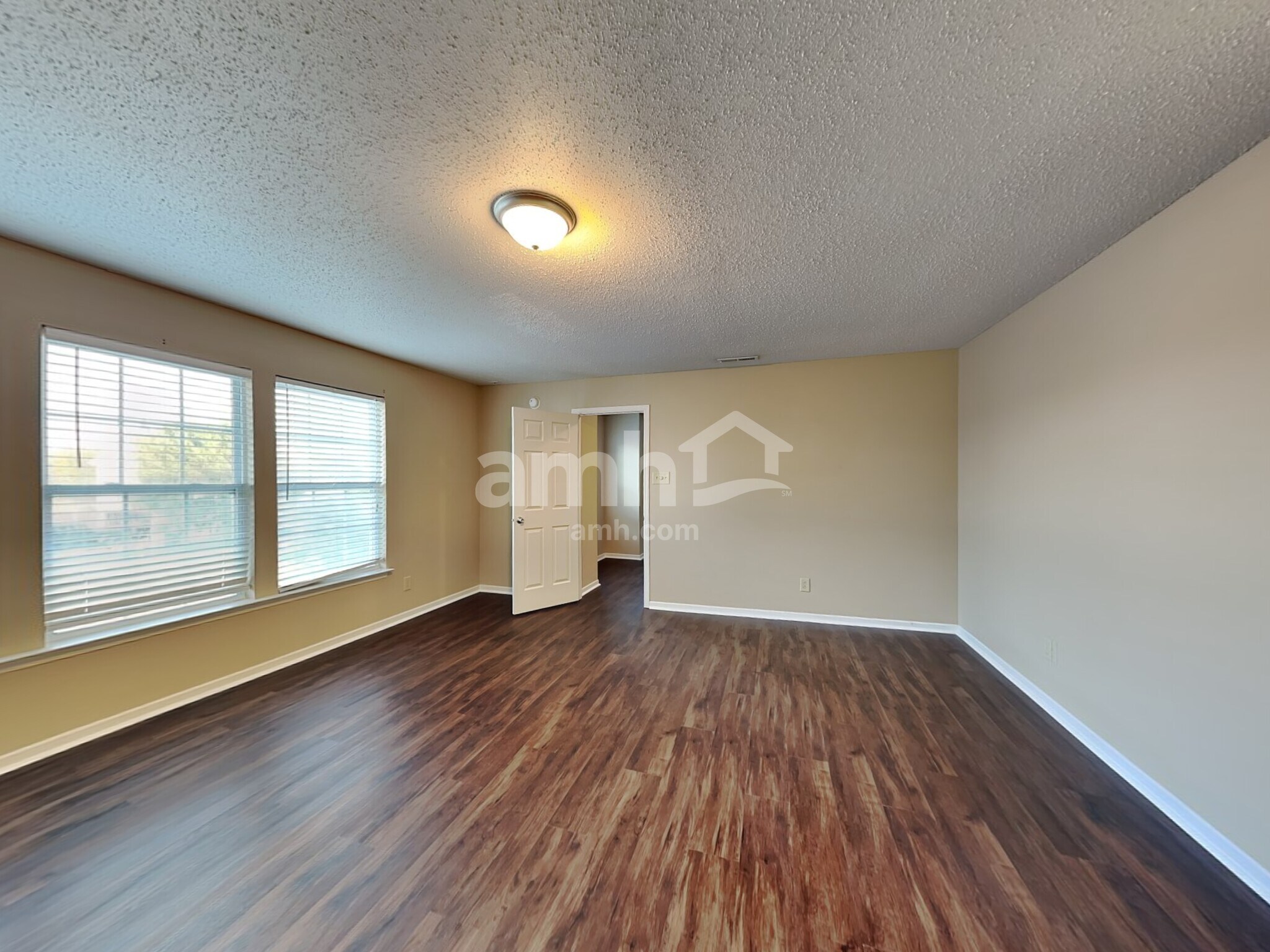 Building Photo - 10621 Inspiration Dr