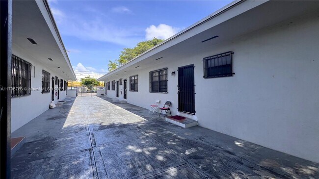 Building Photo - 3711 NW 24th Ave