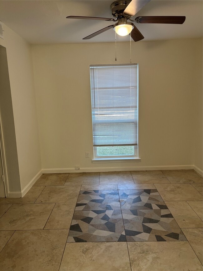 Building Photo - 4322 Woodmont Dr