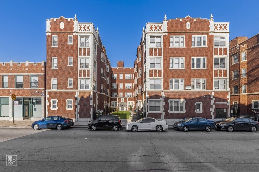 Building Photo - 7131-7145 S Yates Blvd