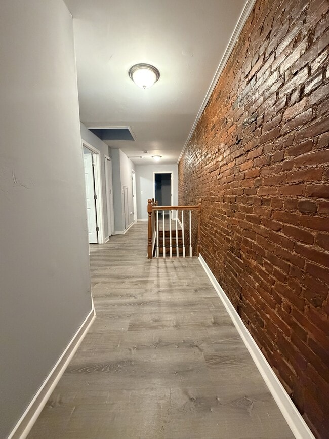 Building Photo - 1617 Darley Ave